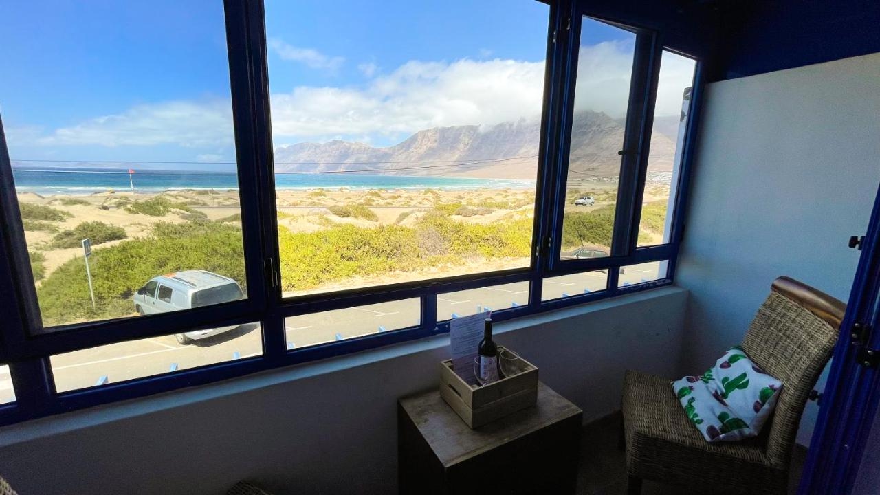 Red Star Surf & Yoga Camp Lanzarote Hostel Φαμάρα Εξωτερικό φωτογραφία
