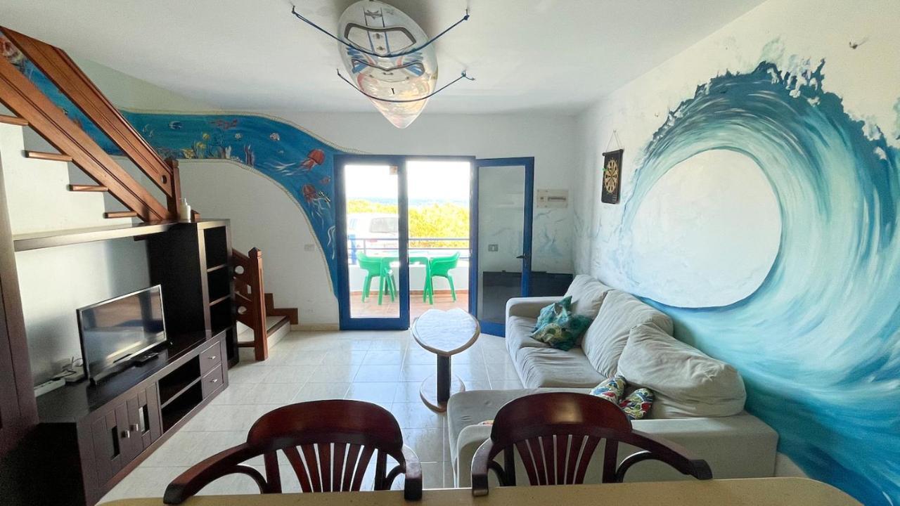 Red Star Surf & Yoga Camp Lanzarote Hostel Φαμάρα Εξωτερικό φωτογραφία
