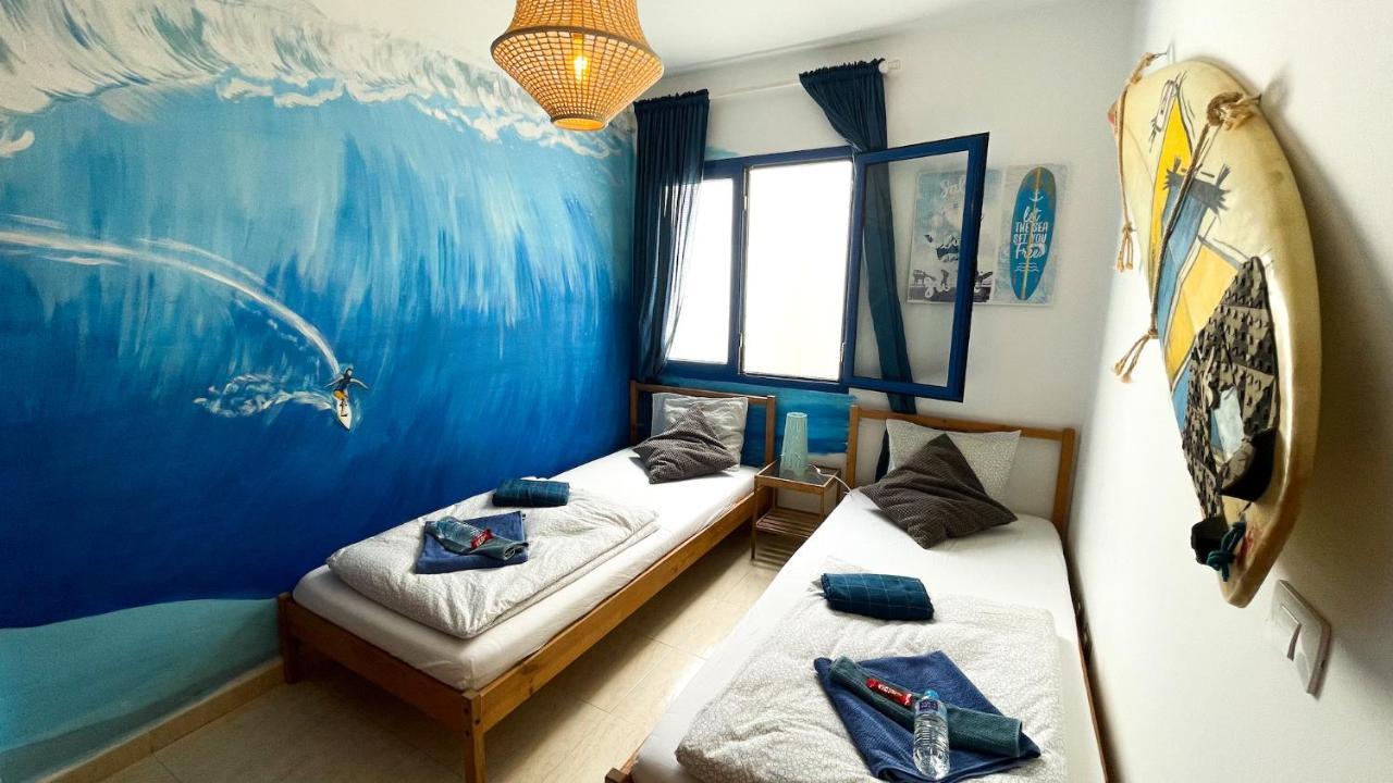 Red Star Surf & Yoga Camp Lanzarote Hostel Φαμάρα Εξωτερικό φωτογραφία