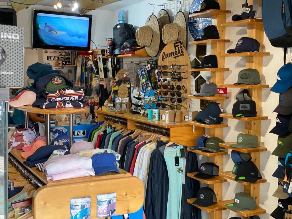 Red Star Surf & Yoga Camp Lanzarote Hostel Φαμάρα Εξωτερικό φωτογραφία