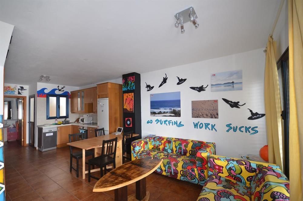 Red Star Surf & Yoga Camp Lanzarote Hostel Φαμάρα Εξωτερικό φωτογραφία